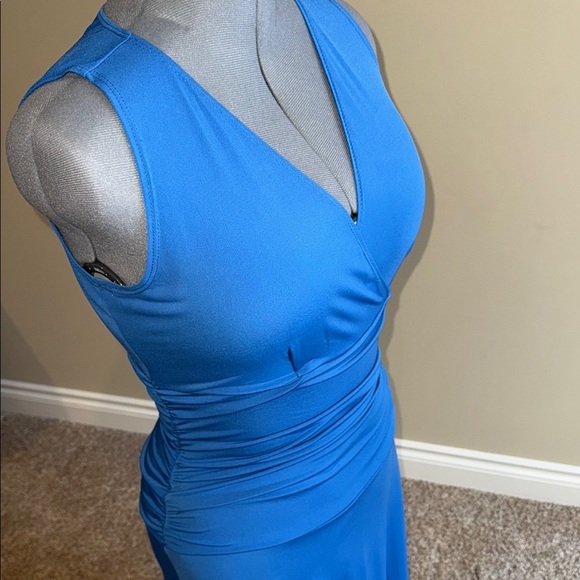 Reitmans Blue Sleeveless Midi Dress with V-Neck and Ruched Waist - Picture 4 of 12
